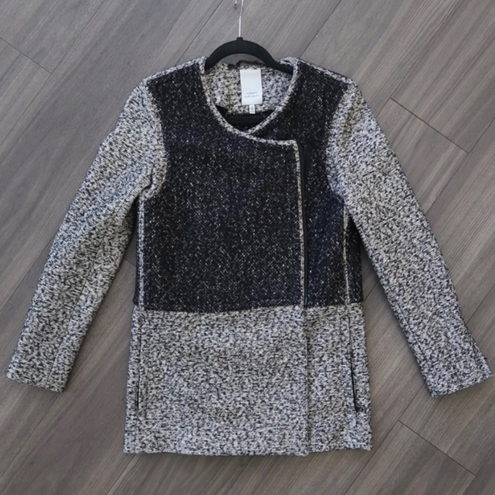 Black and white heathered coat 🙌🏼♥️